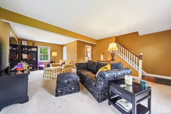 Fairfield, CT 06824,46 Middlebrook Drive