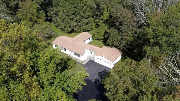 Pomfret, CT 06259,815 Mashamoquet Road