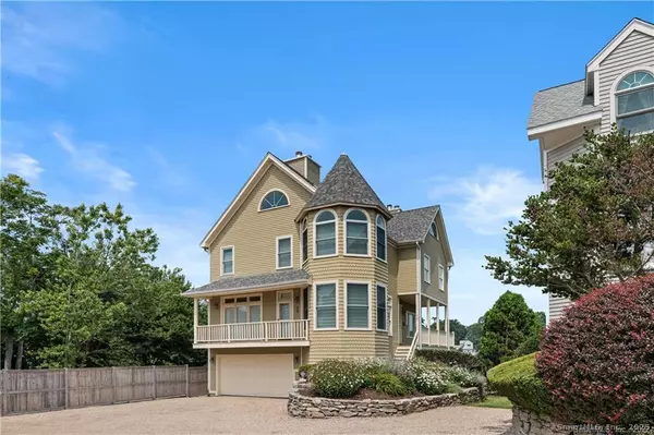 Branford, CT 06405,76 Limewood Avenue