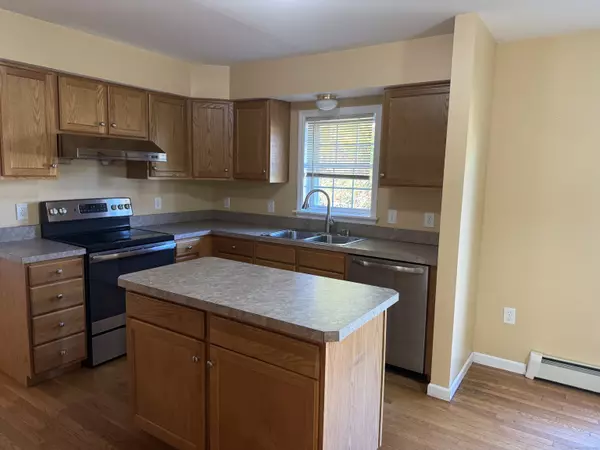 Norwich, CT 06360,11 Carpenter Street