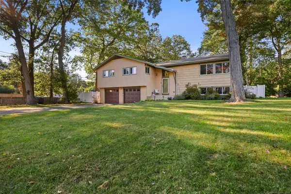 12 Cherry Hill Road, Fairfield, CT 06825