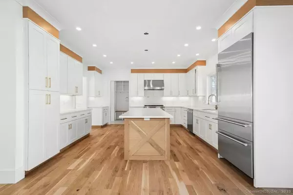 Fairfield, CT 06824,210 Pansy Road