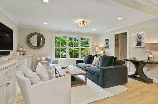 New Canaan, CT 06840,52 Putnam Road