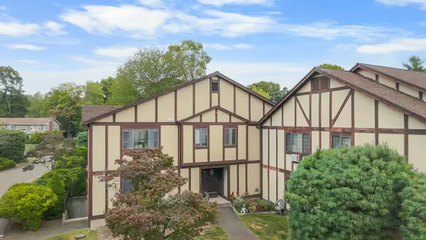 334 Foxwood Lane #334, Milford, CT 06461