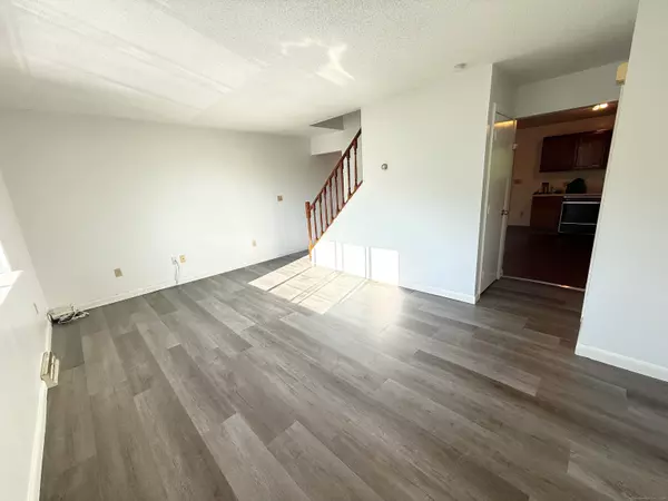 Ansonia, CT 06401,9 Jewett Street #11