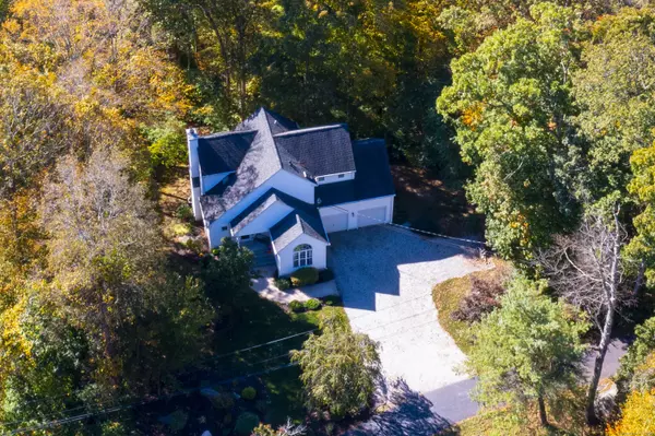 Essex, CT 06442,95 Main Street