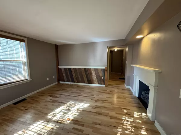 Middletown, CT 06457,158 College Street