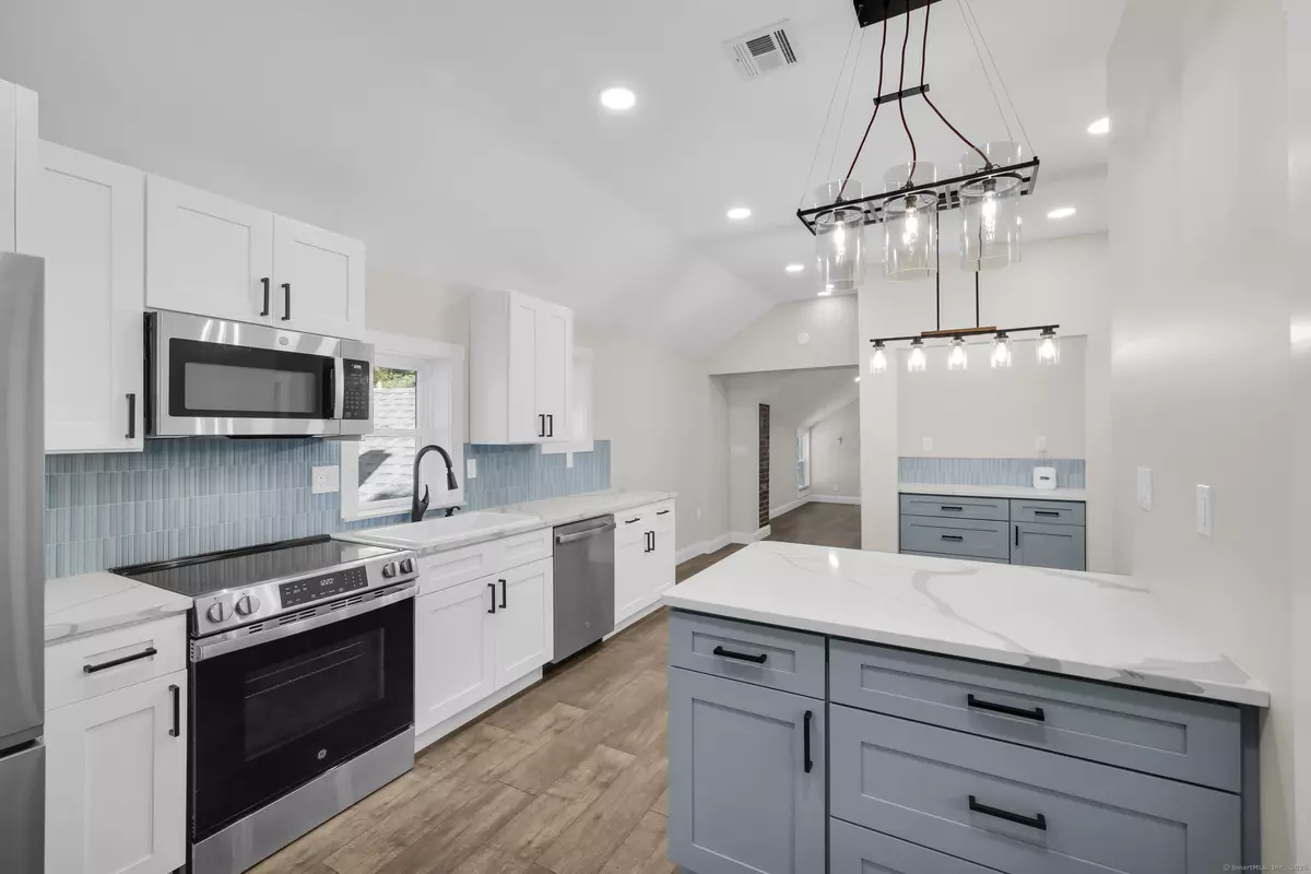 Glastonbury, CT 06073,48 Water Street #2