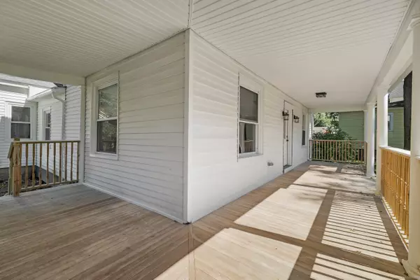 Glastonbury, CT 06073,48 Water Street #2