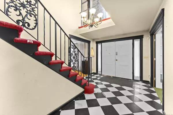 Somers, CT 06071,1000 Main Street