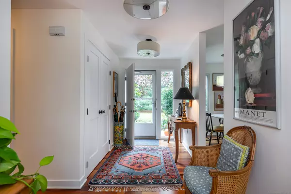 Salisbury, CT 06068,87 Canaan Road #APT 6A