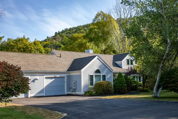 Salisbury, CT 06068,87 Canaan Road #APT 6A