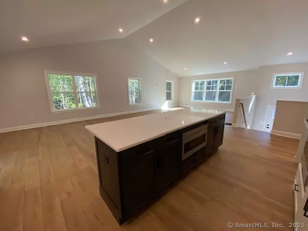 Southbury, CT 06488,919 Strongtown Road