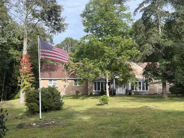 153 Meeting House Road,  Haddam,  CT 06438