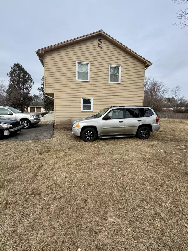 East Hartford, CT 06108,12 Depauw Circle