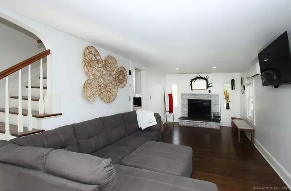Waterbury, CT 06708,32 Clough Road