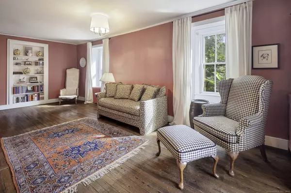 New Canaan, CT 06840,180 Summer Street