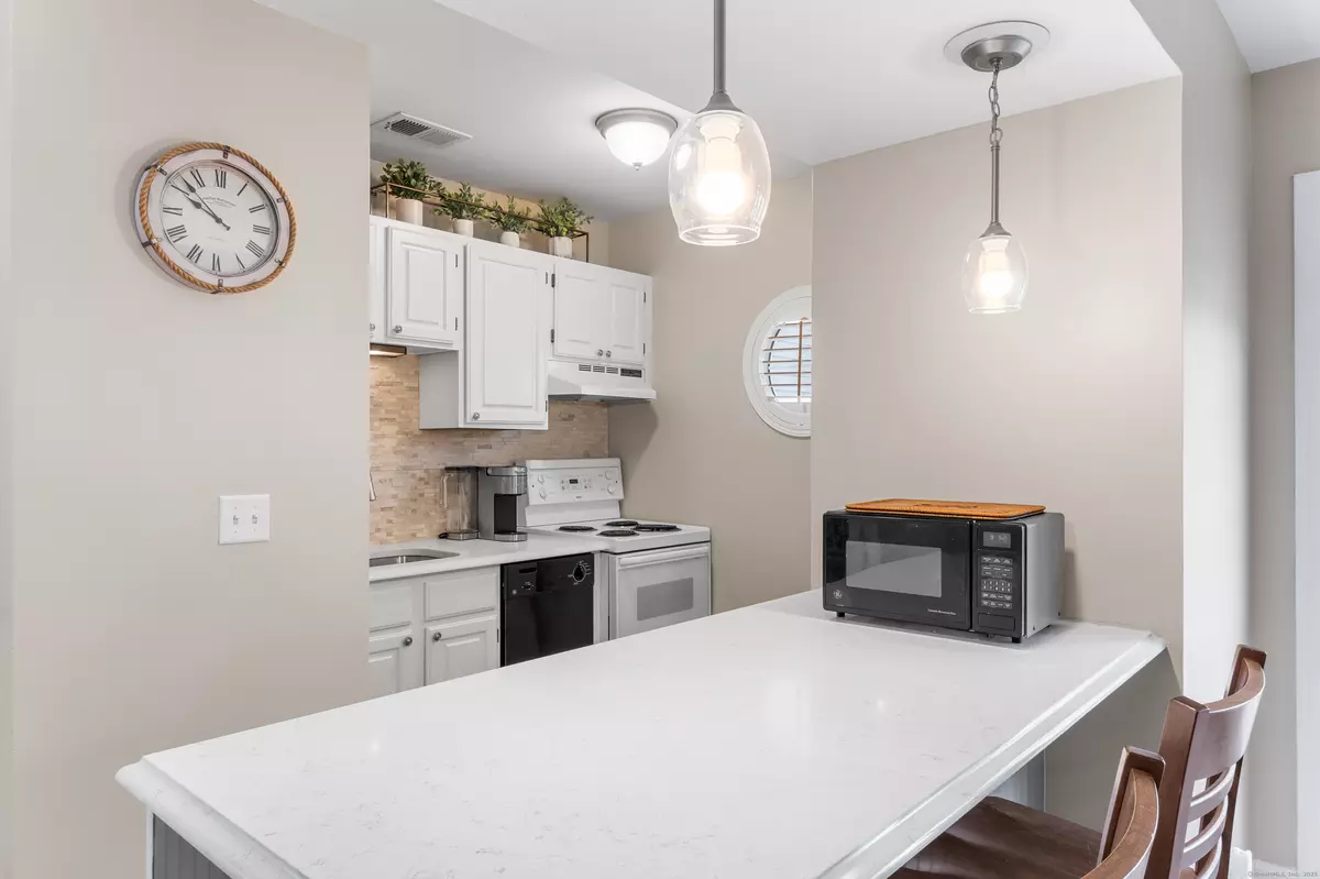 Norwich, CT 06360,2124 Old Pond Lane #2124