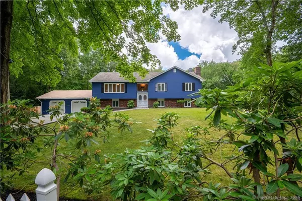 Hamden, CT 06518,34 Lloyd Street