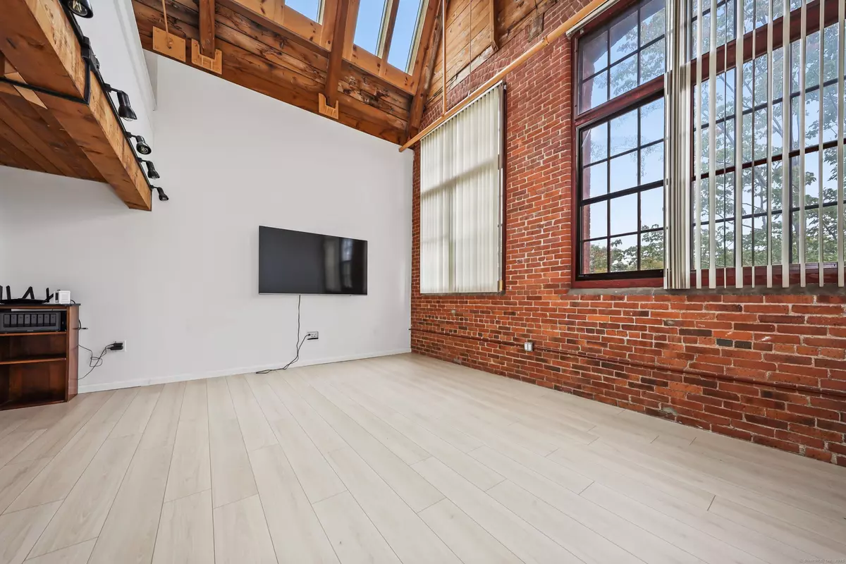 Torrington, CT 06790,839 Main Street #APT 91