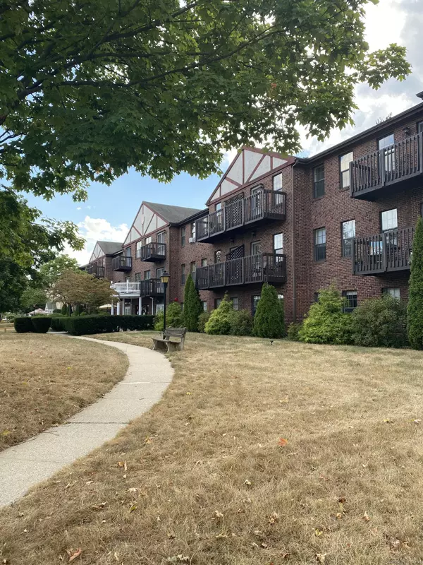 West Hartford, CT 06119,45 Highland Street