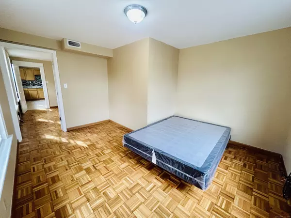 Ansonia, CT 06401,25 Holbrook Street