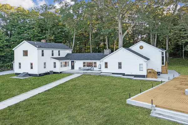 Madison, CT 06443,16 Yankee Peddler Path