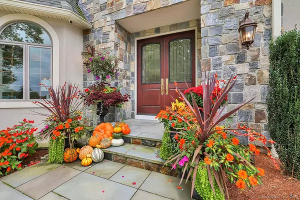 Glastonbury, CT 06033,36 Sand Hill Lane