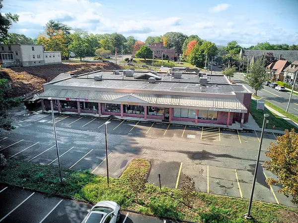 Hamden, CT 06517,1647 Whitney Avenue