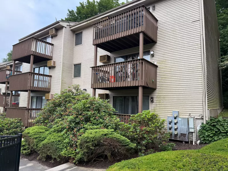 38 Padanaram Avenue #24, Danbury, CT 06811