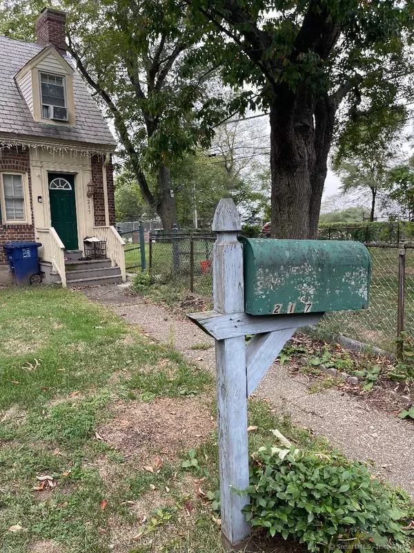 Bridgeport, CT 06604,217 alsace Street