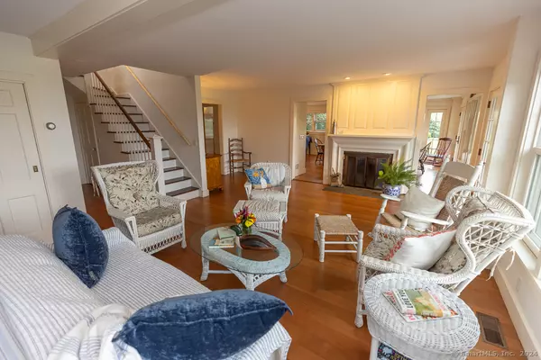 Old Saybrook, CT 06475,17 Agawam Avenue