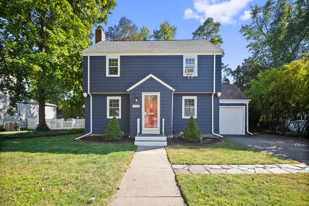 West Hartford, CT 06107,1925 Boulevard