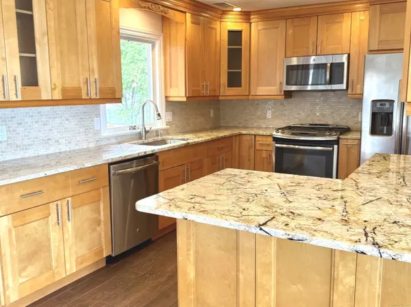 Stamford, CT 06902,267 Weed Avenue