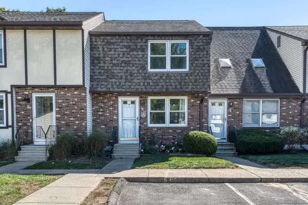 South Windsor, CT 06074,5 Saint Marc Circle #H