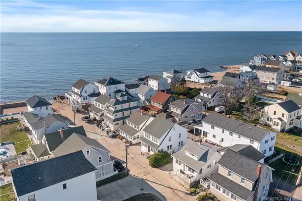 East Haven, CT 06512,14 Jamaica Court