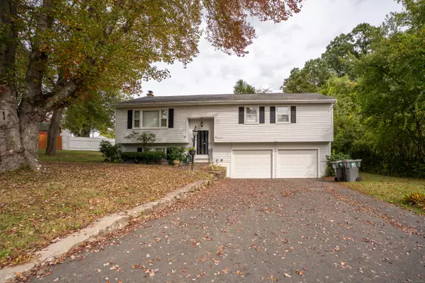 35 Sills Drive, Watertown, CT 06779