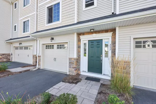 South Windsor, CT 06074,257 Pepin Place #257