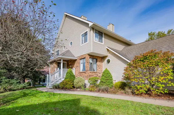 31 Fox Run Court #31, Newington, CT 06111