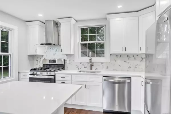 Hamden, CT 06517,116 Morse Street