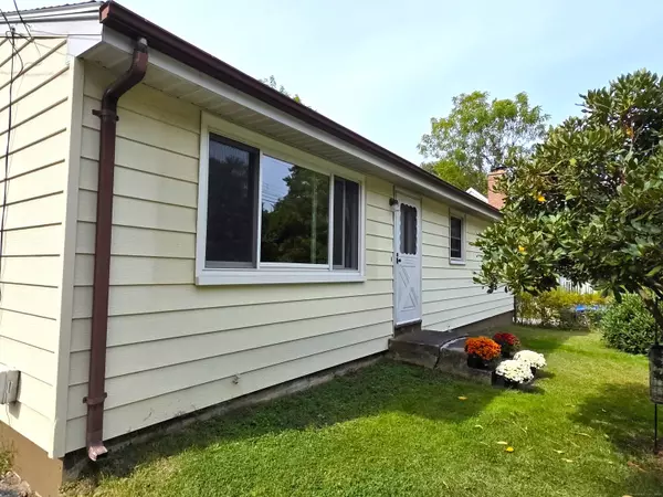 Montville, CT 06370,56 Evergreen Lane