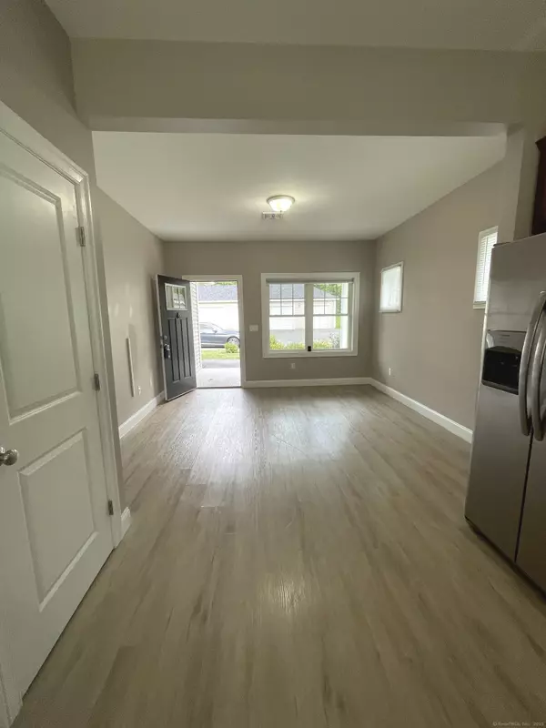 Southington, CT 06479,37 Hunters Lane #64