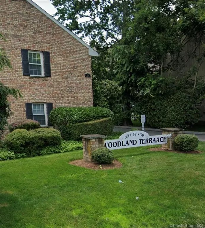 Stamford, CT 06902,35 Woodway Road #A2
