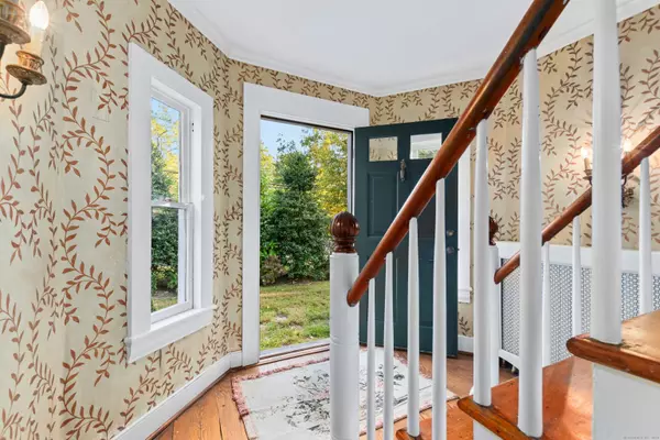 Darien, CT 06820,561 Middlesex Road