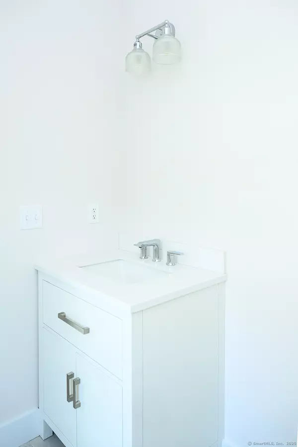 East Lyme, CT 06333,138 Boston Post Road #10