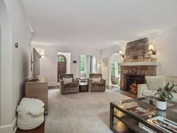 Greenwich, CT 06878,143 Lockwood Road