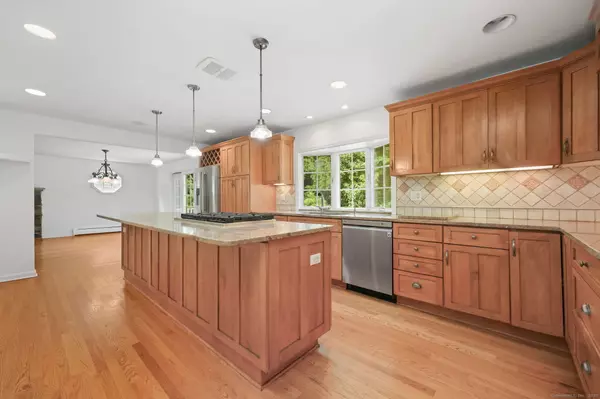 Westport, CT 06880,8 Ferry Lane East