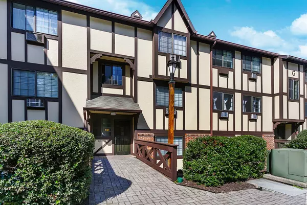 50 Aiken Street #APT 225, Norwalk, CT 06851