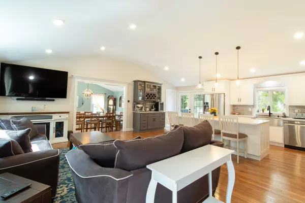 Prospect, CT 06712,4 Damase Street