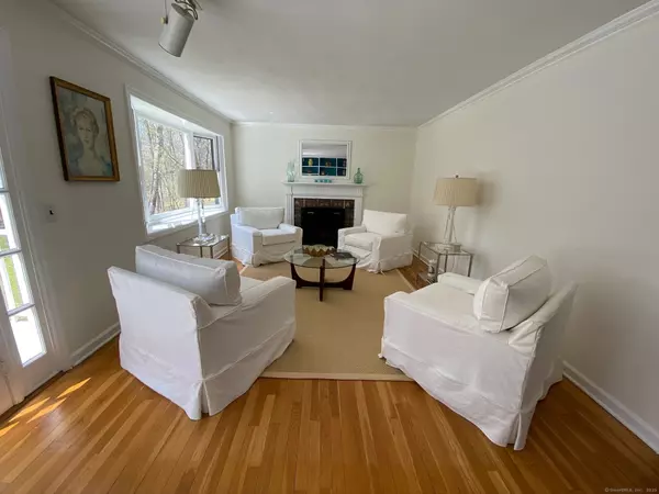 Darien, CT 06820,91 Raymond Street
